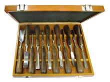 FAITHFULL WOODCARVING SET (12) IN CASE