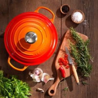 LE CREUSET ROUND CASSEROLE, VOLCANIC