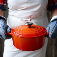 LE CREUSET ROUND CASSEROLE, VOLCANIC